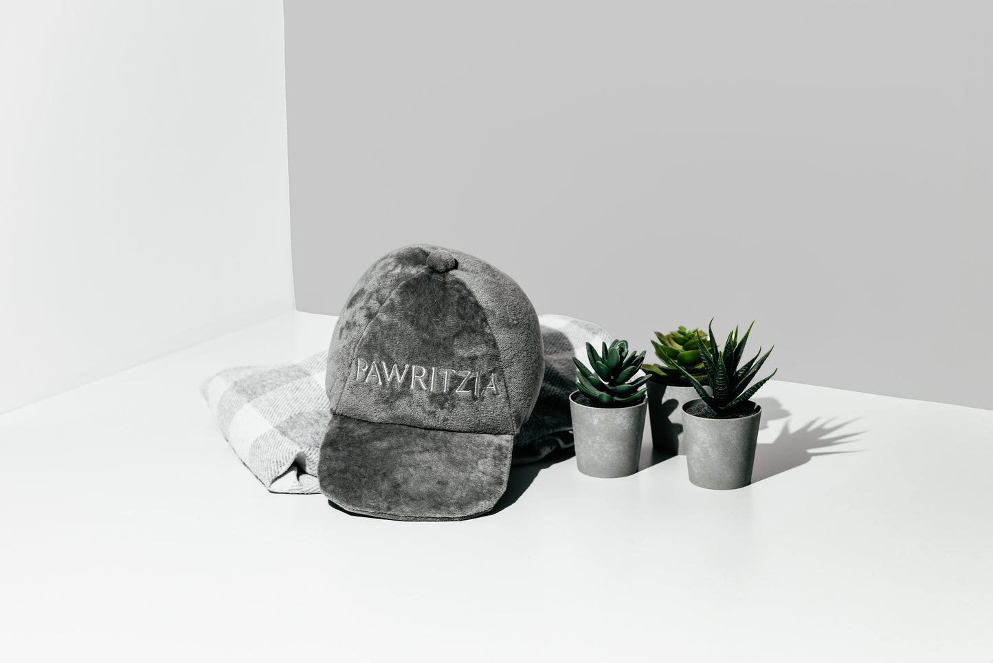 NEW LIMITED EDITION Pawty Animals Eco-Friendly Pawritzia Hat - Dog Toy