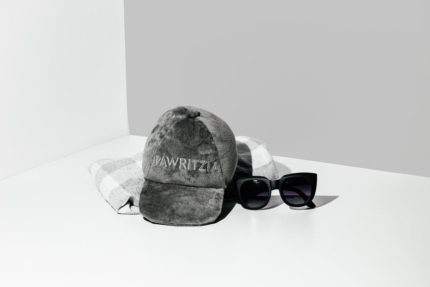 NEW LIMITED EDITION Pawty Animals Eco-Friendly Pawritzia Hat - Dog Toy